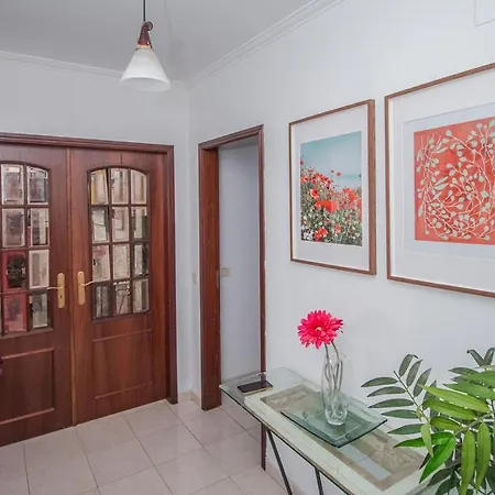 Δωμάτια σε οικογενειακή κατοικία Charming Private In An A2 Penha -