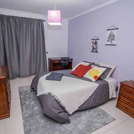 Проживание в семье Charming Private In An A2 Penha -