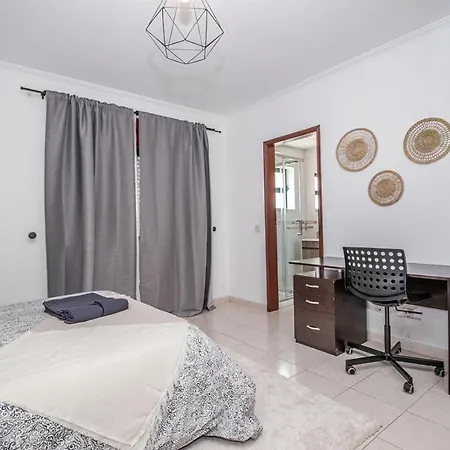 Quarto em Acomodações Particulares Charming Private In An A2 Penha - *